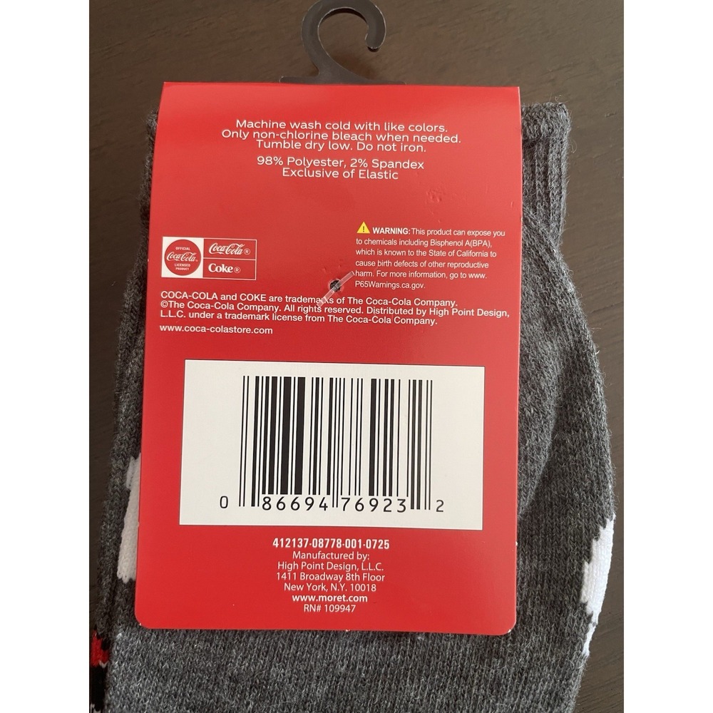 Novelty Coca-Cola Gray Polar Bears & Snowflakes Unisex Sock Size 10-13 New - Picture 3 of 4